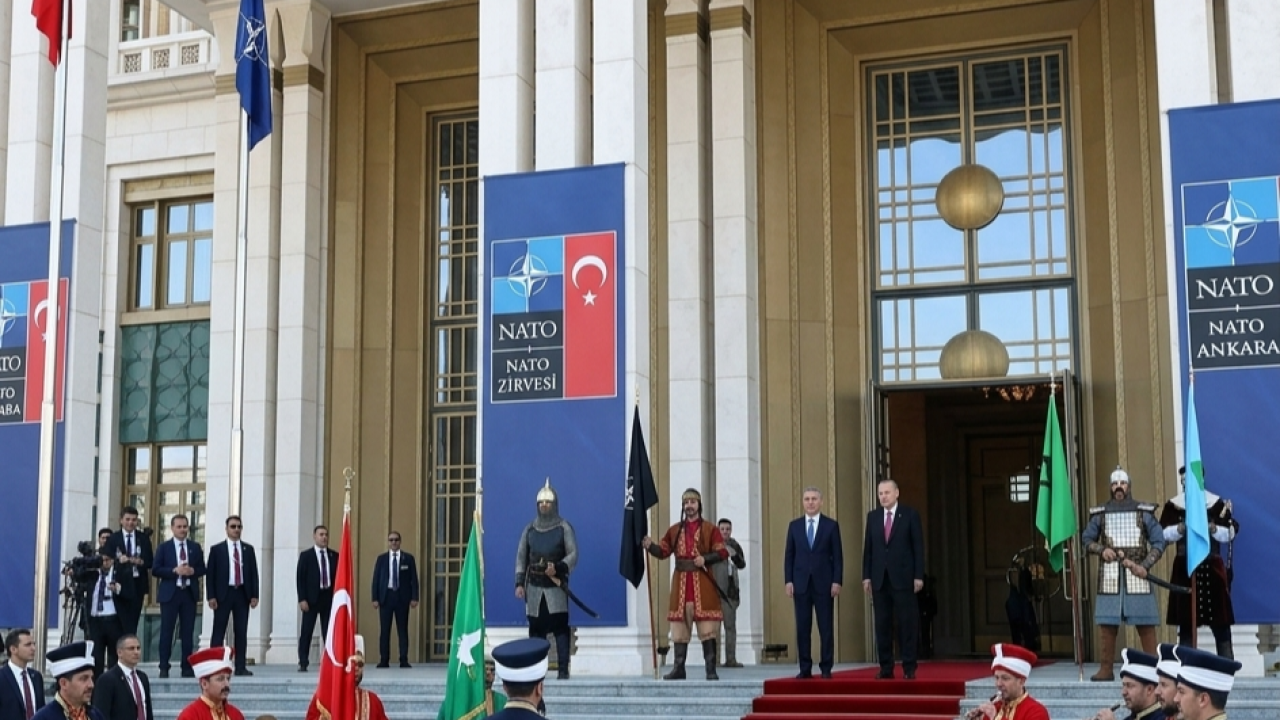 NATO Zirvesindeki Mehter Müziği